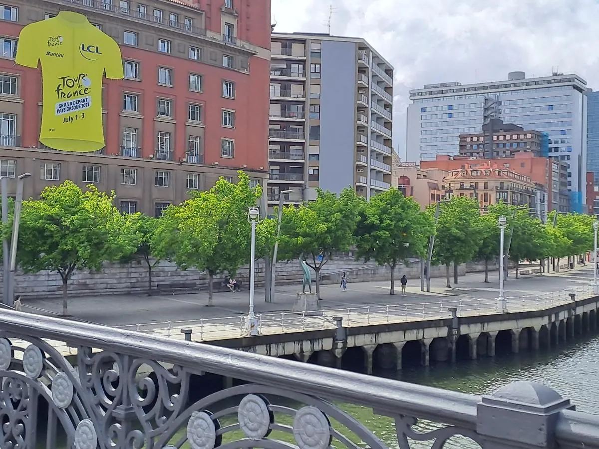 Apartamento En El Centro Con Garaje Directo. Bilbao Spain