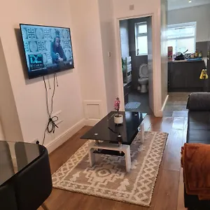  Apartment Luxury One Bedroom Flat United Kingdom